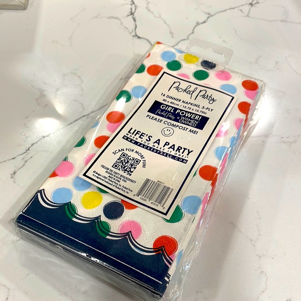 NWT Packed Party Dinner Napkins